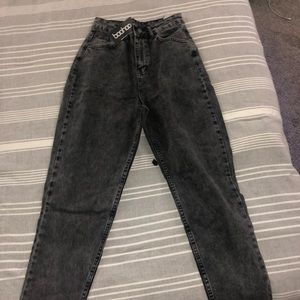 Boohoo mom jeans size 8